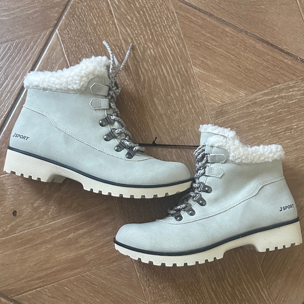 Women's Gray Winter Boots